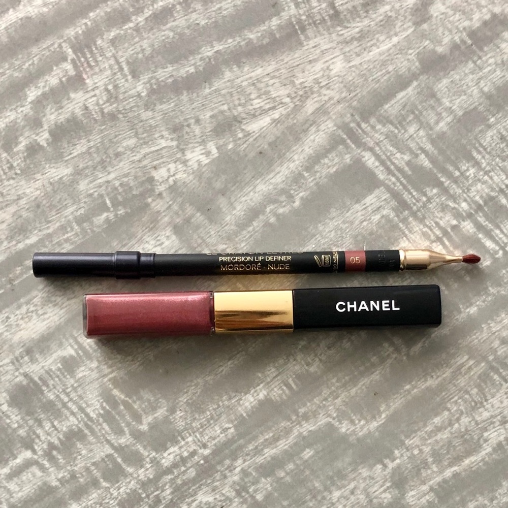 Chanel Lipstick with gloss + lip definer 💄